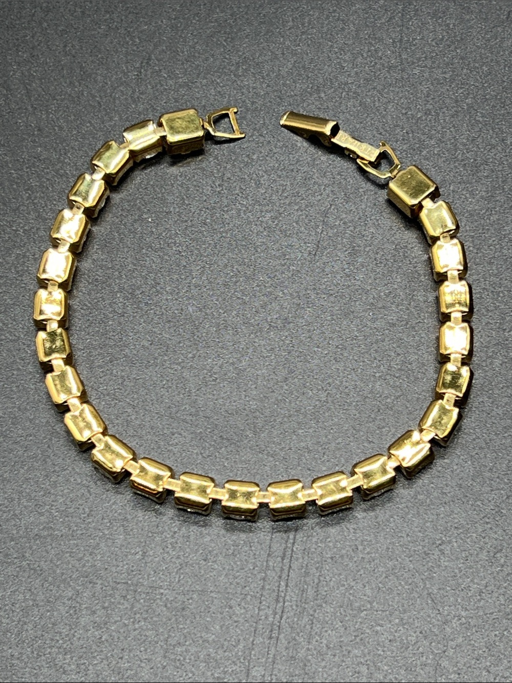 Vintage Trifari Black & Clear Rhinestone Tennis Bracelet Gold Tone 7.75” - Picture 9 of 10
